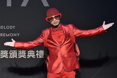 Controversial M’sia rapper Namewee remanded by police