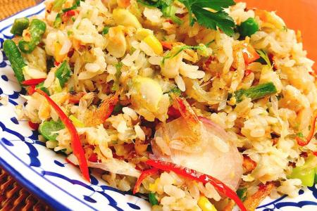 Use CNY leftovers for crab meat fried rice