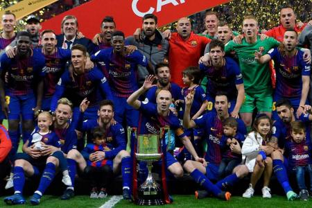 Iniesta stars as Barca claim Cup with 5-0 win