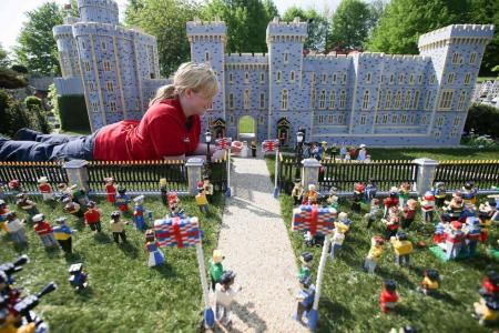 Lego builds miniature Windsor Castle to celebrate royal wedding