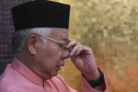 Former high ranking anti-graft officer lodges report against Najib