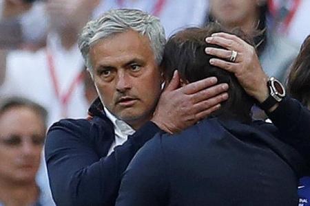 Scholes, Ferdinand blame Mourinho for wrong substitutions