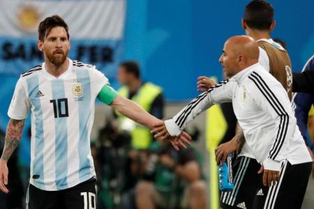 I was informing, not consulting Messi: Sampaoli