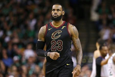 LeBron joins Lakers and they become a betting favourite