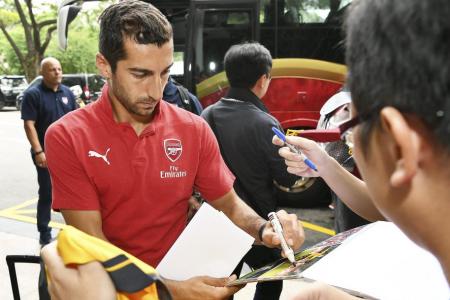 Arsenal arrive for International Champions Cup Singapore