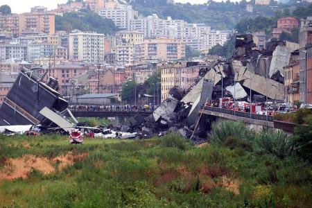 Dozens die after Italian bridge collapses