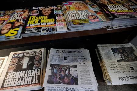 US newspapers hit back at Trump, defend free press 