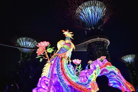 Nights of a thousand lanterns at Gardens by the Bay