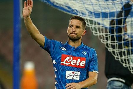 Mertens rescues late point for Napoli against AS Roma