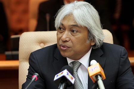 Malaysian anti-graft agency questions former central bank chief