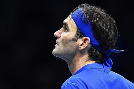 Federer has to wait for 100th title