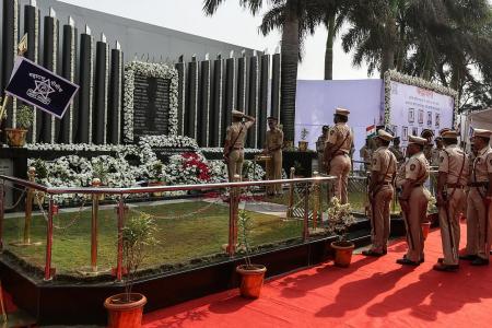 India pays tribute to Mumbai terror attack victims