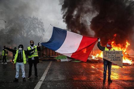 France to consider state of emergency to prevent riots from recurring