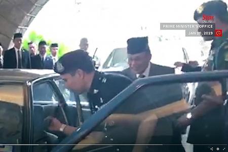 Johor MB stopped from getting into car with King, PM, clip goes viral