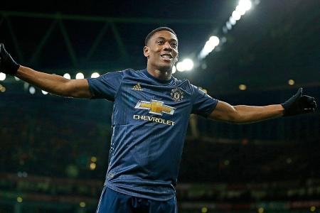 Martial extends United contract