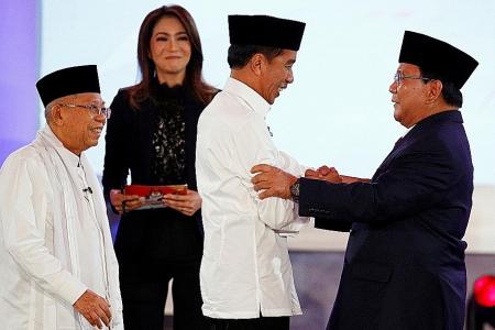 Widodo holds double-digit lead over challenger