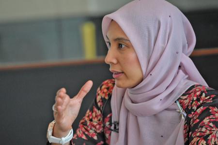  Nurul Izzah defends her remarks about Mahathir, reforms