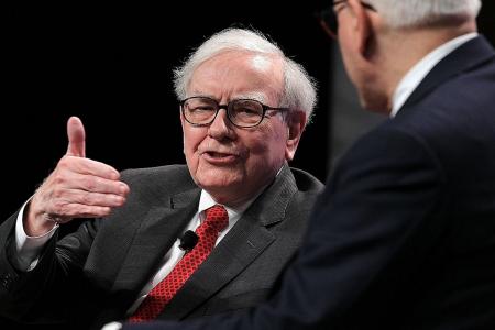 Buffett talks about Kraft Heinz, Wells Fargo problems