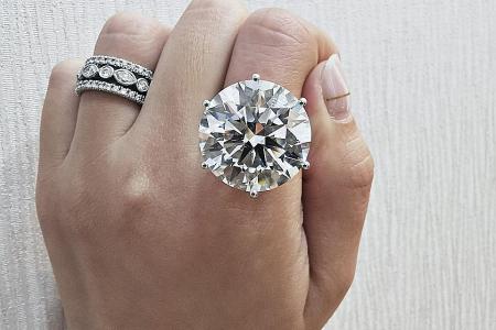 Feast your eyes on $3 million, 27-carat diamond ring at SIJE