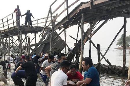 18 S&#039;poreans hurt in Batam bridge collapse