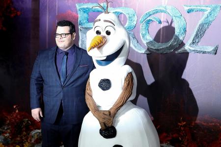 Frozen 2 heats up box office with record debut