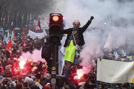 France paralysed as unions start strike
