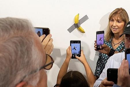 Performance artist eats $163,000 banana exhibit