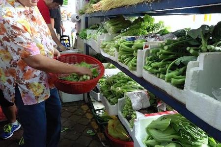 Monsoon rains drive up prices of some vegetables from Malaysia