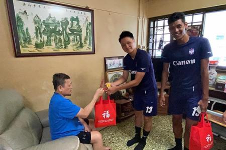 Albirex Niigata spread Chinese New Year cheer with goodie bags