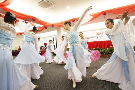River Hongbao spiced up with foreign flair