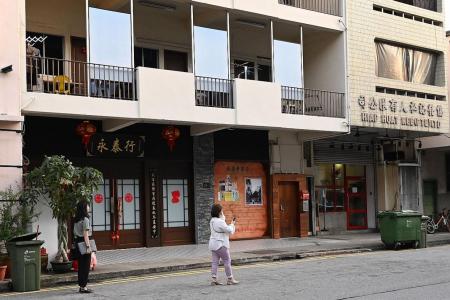 Health store where women picked up virus popular with Chinese tourists