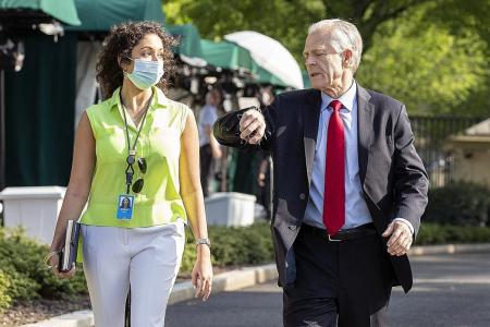 US health agency let country down on coronavirus testing: Trump aide