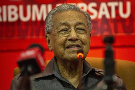 Mahathir fires another salvo at his former party