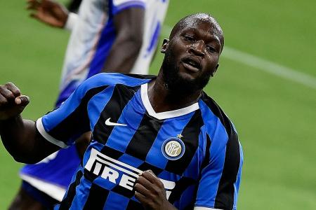 Inter Milan close in on leading Serie A pair 