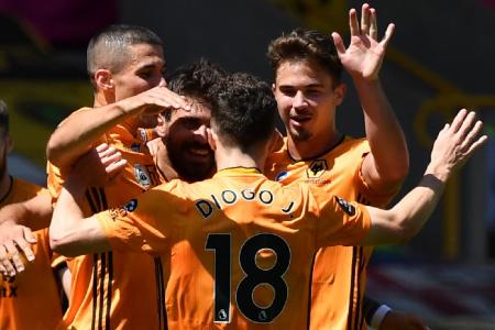 Wolves see off woeful Everton to move into top six