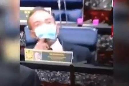 Malaysian Foreign Minister sorry for vaping in Parliament