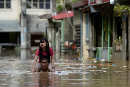 Major floods in Manila as typhoon batters Philippines; 7 dead so far