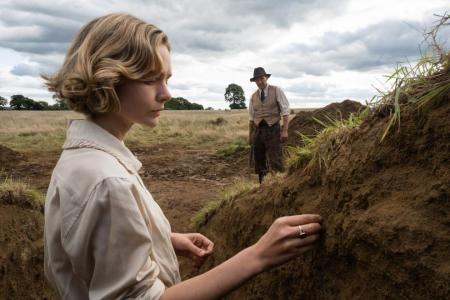 Fiennes, Mulligan unearth treasures in Netflix film The Dig