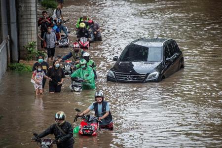 Jakarta floods kill five people, submerge neighbourhoods