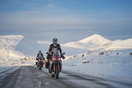 Italian duo brave the arctic cold on Ducatis