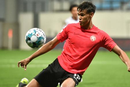 Ilhan the latest Fandi in the Lions’ den