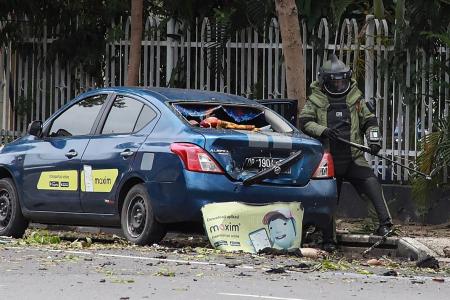 Indonesia: Two suicide bombers die in church attack, 14 people injured