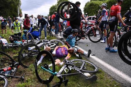 Spectator who caused Tour de France crash set to avoid jail 