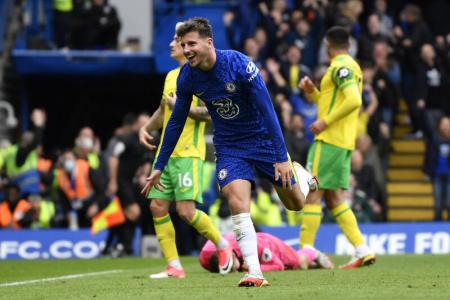Mount bags hat-trick as Chelsea clobber Canaries 7-0