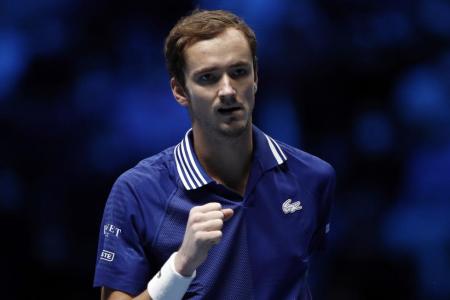 Medvedev closes in on ATP Finals semis