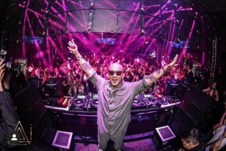 DJ Koo performs for first time since marriage to Barbie Hsu