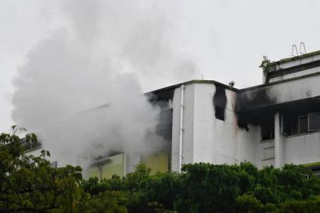 1 killed in early morning fire in Jurong East flat