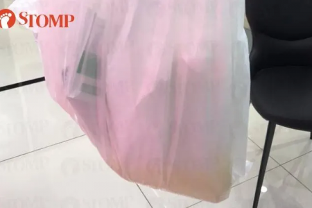 Slimming centre customer pees in plastic bag, argues with staff over who should throw it away