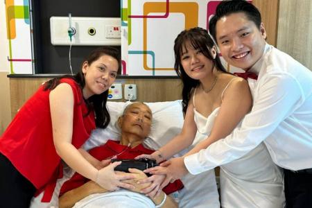 Woman fulfils dying father's wish of seeing her get married; he dies later that night