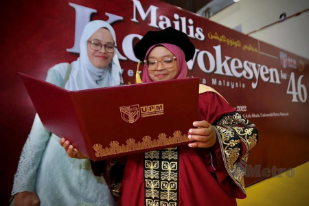 Father's last words help Malaysian PhD student to battle depression, complete her doctorate